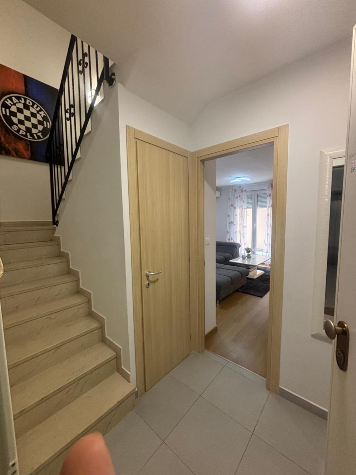 Apartment Dalmatinos Split Znjan Esterno foto